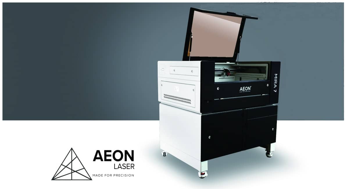 AEON Mira lasereissa on palamaton suojakotelo ja lisävarusteena on saatavana tukeva pyörillä varustettu jalusta.
