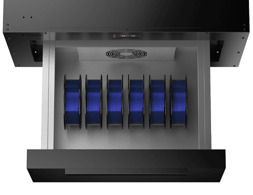Flashforge filamenttien kuivauskaapissa on säilytystila jopa 6:lle 1kg:n filamenttirullalle.